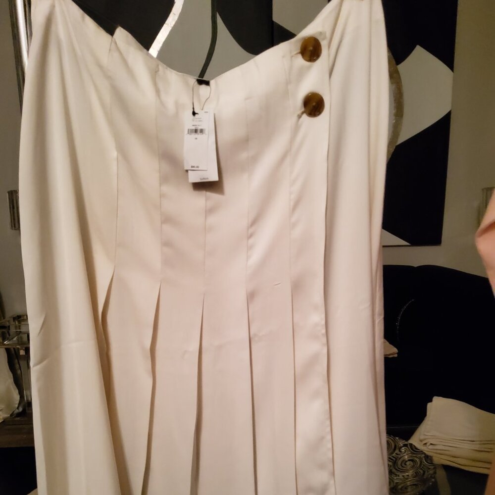 NWT Banana Republic Size 14 Ivory Pleated Skirt with Side Buttons